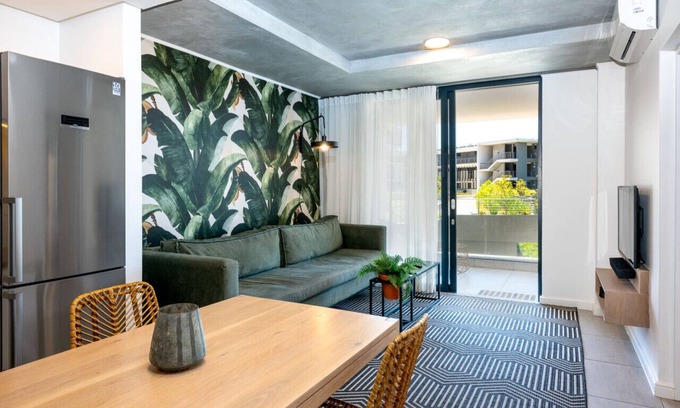 Hillhead Apartment | Luxury Coral Point W106 Two Bed
