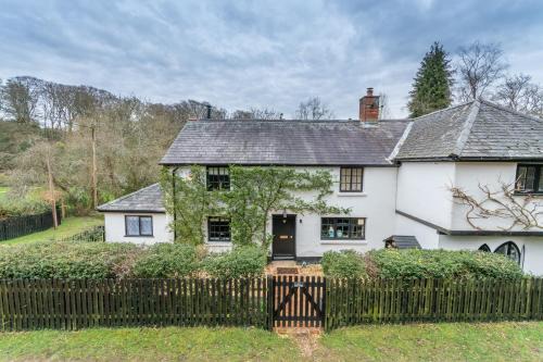 New Forest District House | Luxury cosy cottage, enchanting forest location.