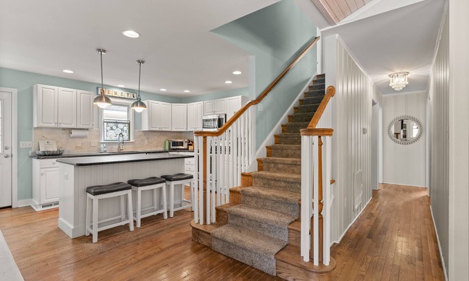 Rehoboth by the Sea House | Luxury cottage, beach blk, 7BR, heated in-ground pool, firepit, linens included!