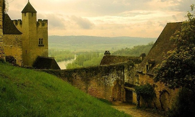 Beynac-et-Cazenac House | Luxury Cottage Next to Medieval Castle with Stunning Valley Views!