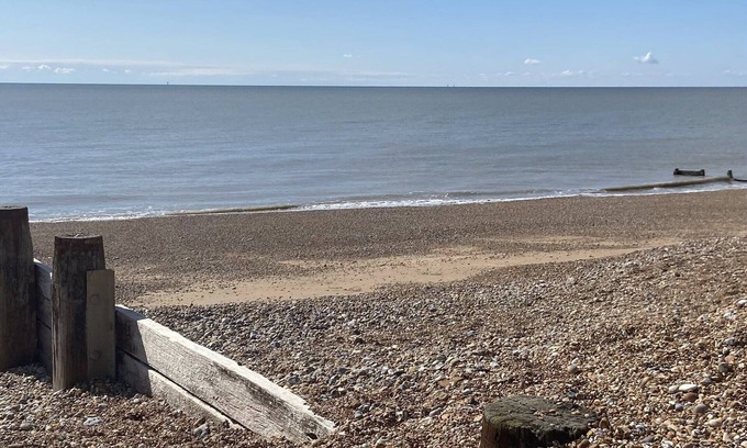 Cooden Cottage | Luxury Cottage in Bexhill, 3 minutes walk from Beach
