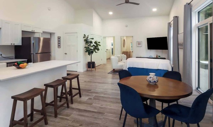 Grawn House | Luxury cottage in Interlochen forest!