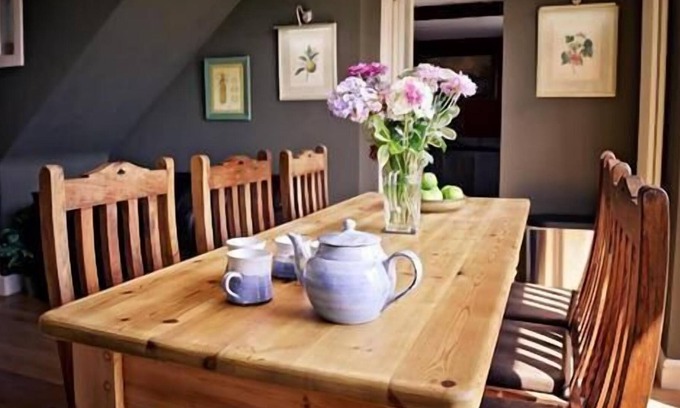 Corsham Cottage | Luxury Cottage with Garden View at Queen Anne's Stable