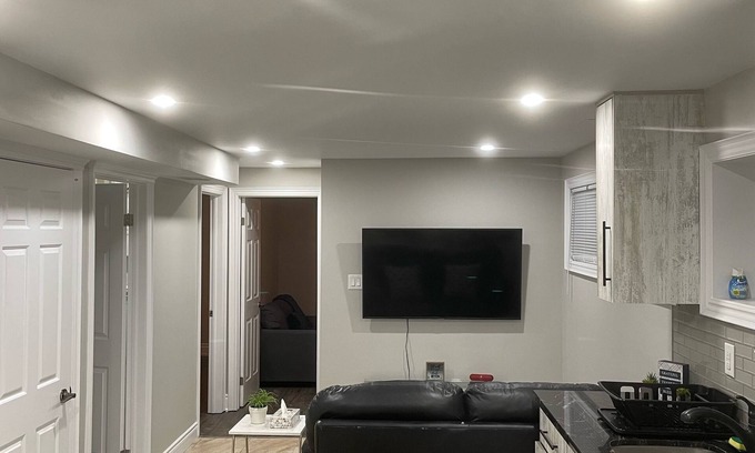 Rosemount House | Luxury & cozy 2 bedroom basement unit with own entrance