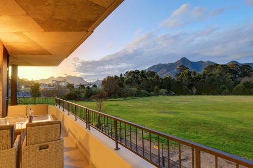 George Central Apartment | Luxury Deluxe 106 The Meadows