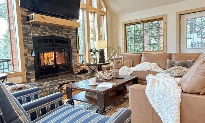 Saint Mary's Cabin | Luxury Designer Cabin with Views