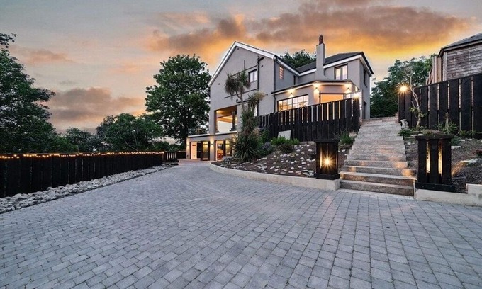 Belvedere Villa | Luxury Designer Villa with hot tub and sauna