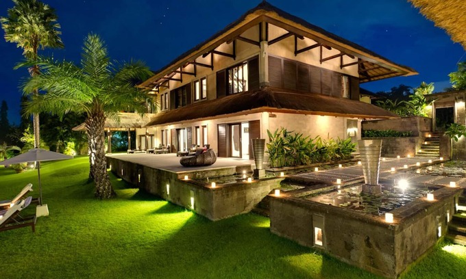 Munggu House | Luxury Designer Villa in A+ Location Berawa Bali