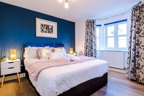 Mollington House | Luxury detached home in 168 Upton Grange