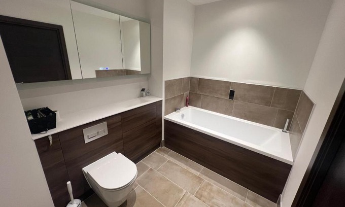 Gascoigne House | Luxury Double Bed En-Suite in London