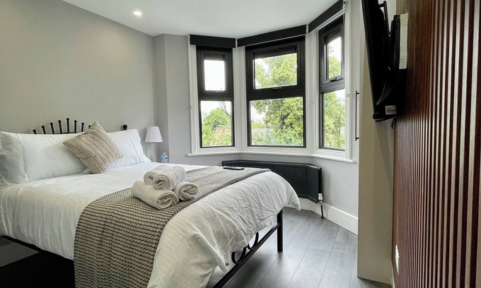 Harringay Ladder House | Luxury Double Room In Guest House | Vibrant London