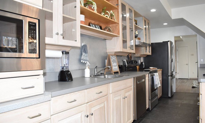 CUF House | luxury downtown Business and event house sleep 17