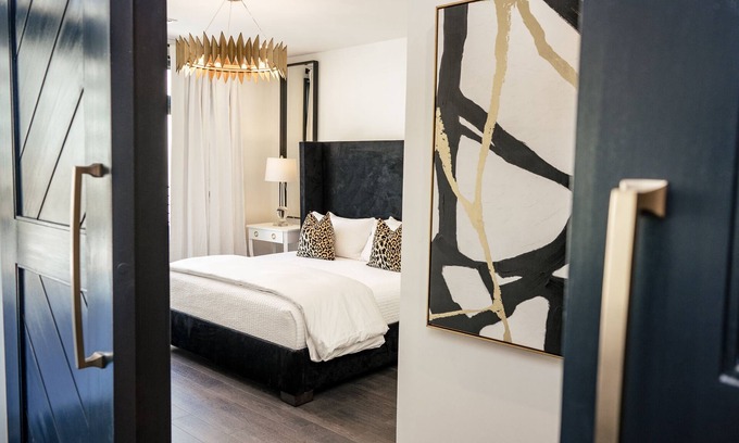 Central Business District Hotel | Luxury Downtown Retreat: Bold & Stylish Escape in the Heart of New Orleans