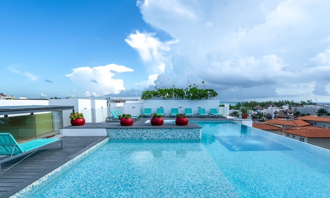 Zazil-ha Condo | Luxury Duplex Modern condo just Updated! New Ixina Kitchen!
