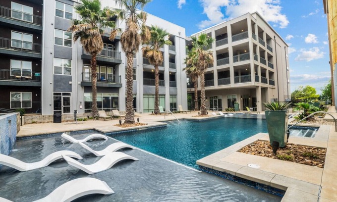 Downtown San Antonio Apartment | Luxury Eclectic Riverwalk Retreat|King Bed|Pool