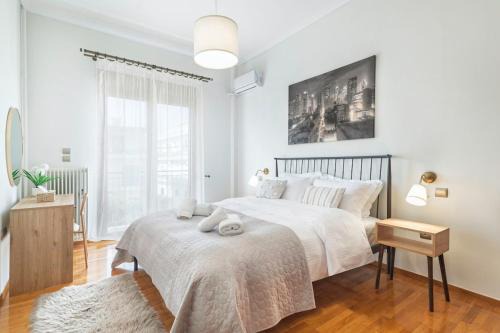 Ilioupoli Apartment | Luxury, entire, 2-10 person apartment in ilioupoli