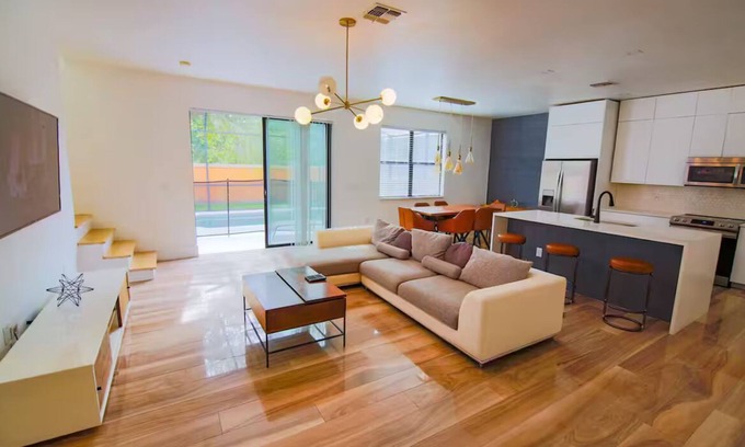 Lake Berkley House | Luxury Escape in Kissimme w/Pool near Disney