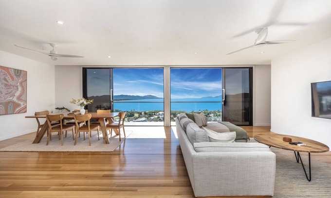 Castle Hill Villa | Luxury Escapes Townsville Villa B
