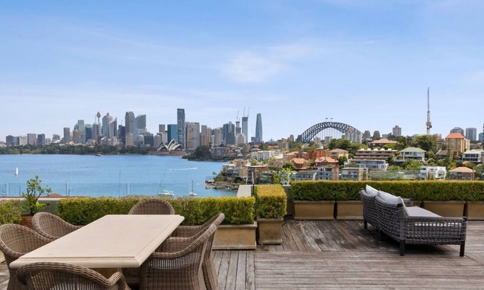 Cremorne Point House | Luxury European 4 Bedroom Home w/Harbour Views