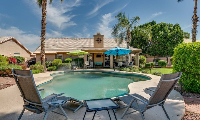 Palm Valley House | Luxury Family friendly home with resort-like pool and backyard on golf course!