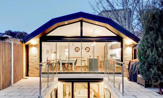 Merton House | Luxury Family Home with Parking
