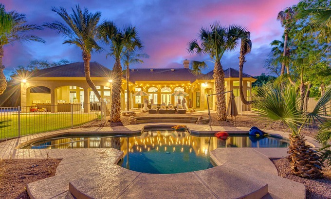 Circle G Riggs Homestead House | Luxury Family Retreat with Resort-Style Amenities