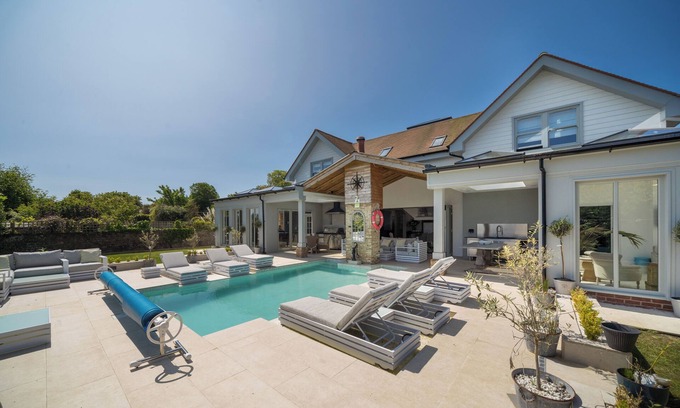 Bembridge House | Luxury Five Star, Hampton House With Heated Pool sleeps 13 in 6 double bedrooms