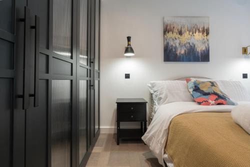 Wapping Apartment | Luxury Flat next Tower Bridge 3
