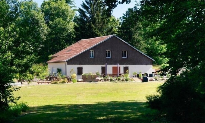 Saulxures-sur-Moselotte Cottage | Luxury Vosgian Farmhouse: Sauna, Jacuzzi, Games, Spacious Terrace, Pet-Friendly, Sleeps 16
