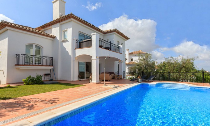 Arcos de la Frontera Villa | Luxury Frontline Golf 4 bed Villa with private pool in a secure gated community
