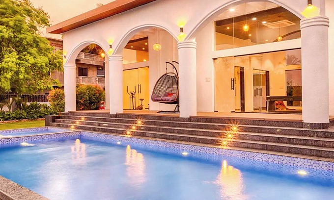 Candolim Apartment | Luxury Garden-View 1BHK I Near Candolim Beach I Free Parking I Fast Wifi