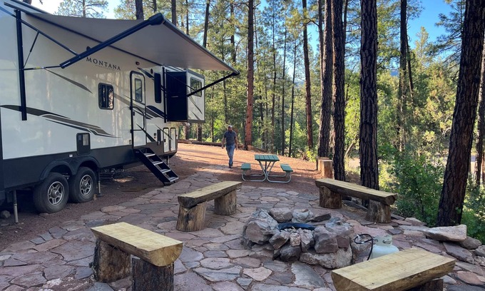 Christopher Creek House | Luxury Glamper Retreat 14 Forest Site