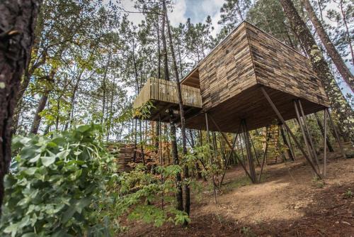 O Gallardo House | Luxury Glamping Tree House in Galicia, Spain, with Private Outdoor Hot Tub