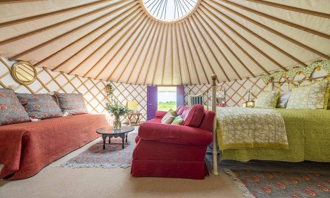 Sudbury Cottage | Luxury glamping with hot tub - Valley View Yurt