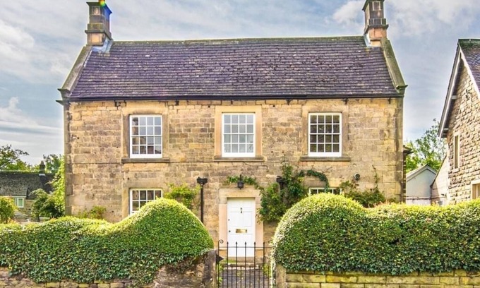 Rowsley House | Luxury Grade II Listed House near Chatsworth