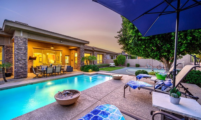 Talon Retreat House | Luxury Grayhawk 4 bed 3 bath Casita Pool & Hot tub near golf, shopping & dining