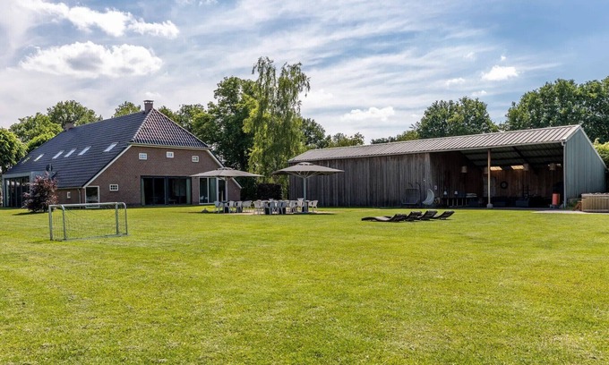 Schoonloo Villa | Luxury group accommodation with hot tub