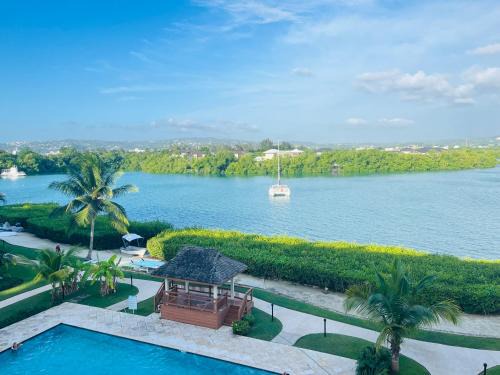 Lagoons House | Luxury Guesthouse And Rooms The Lagoons