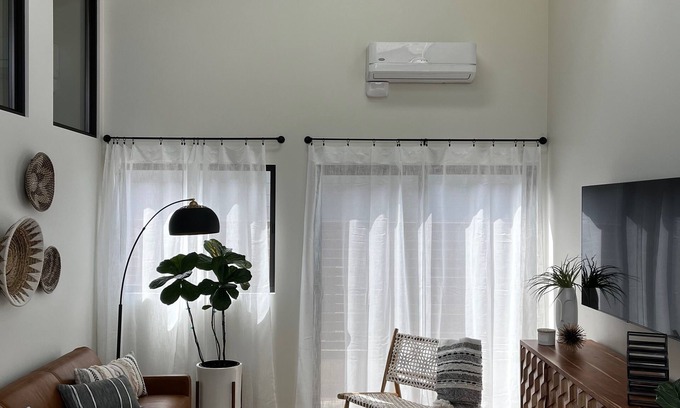Olde Carlsbad House | Luxury Guesthouse in Quiet Neighborhood 5 min from the Beach!