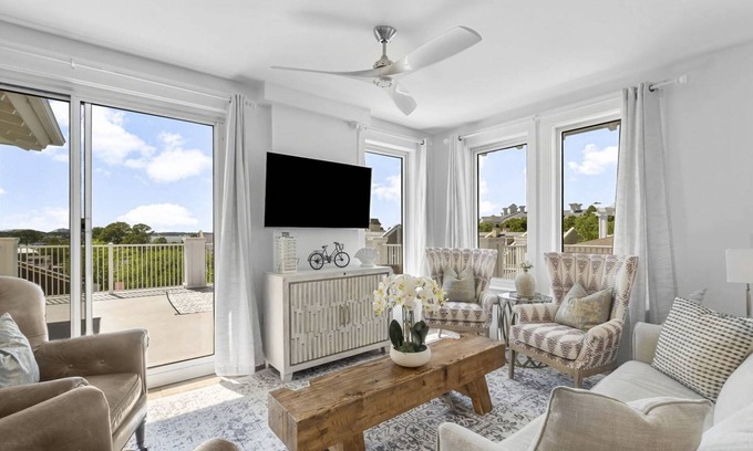 Baytowne Wharf Condo | Luxury Gulf Bay-View 2BR Private Balcony Sandestin Resort Pools, Beach & Dining