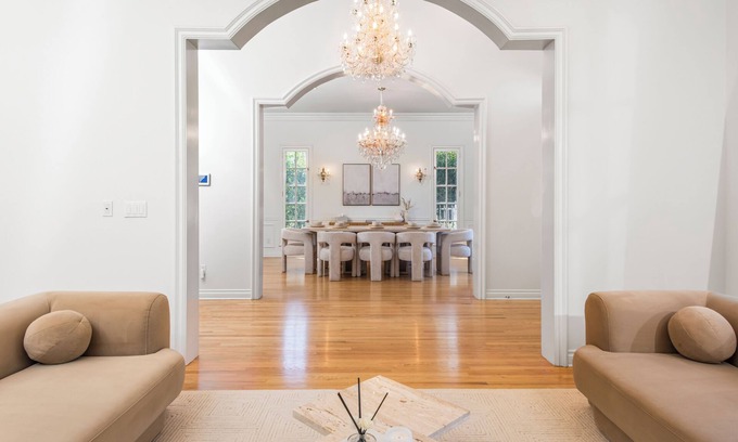 Carthay Circle House | Luxury Hancock Park Home