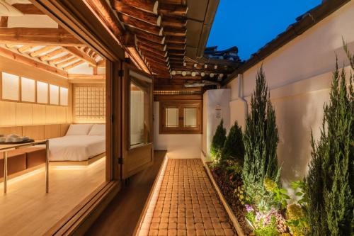 Samcheong-dong Apartment | Luxury Hanok Stay CHAEHA