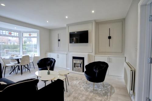 Birmingham House | Luxury Harborne Home, Perfect for Contractors & Families 5 Mins from QE & Uni