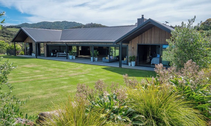 Hihi House | Luxury haven in Hihi, access to Doubtless Bay from your doorstep