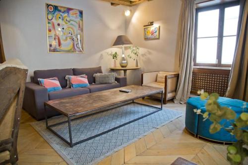 Quartier de la Monnaie Apartment | Luxury Heart of Saint Germain