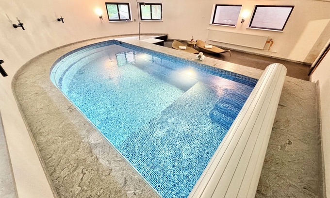 Moosburg Villa | Luxury Holidays Villa EMG Munich Pool Forest 20P
