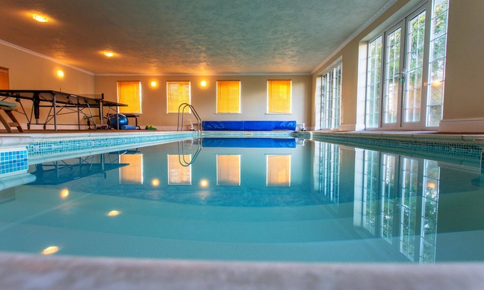 Upper Sapey Cottage | Luxury Holiday Apartment With Exclusive Heated Indoor Swimming Pool And Sauna
