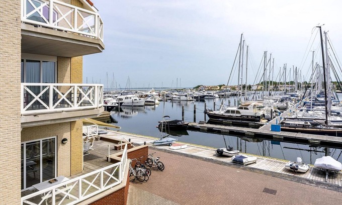 Ouddorp House | Luxury holiday apartment for 4 people - directly located at the marina and Grevelingen, near the Aqua Mundo swimming pool.