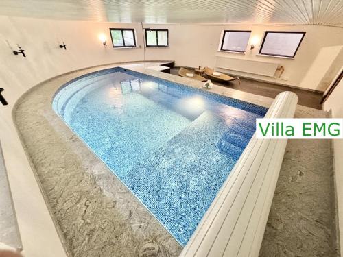 Moosburg Villa | Luxury Holidays Villa EMG Munich with Forest and Lake - Moosburg an der Isar