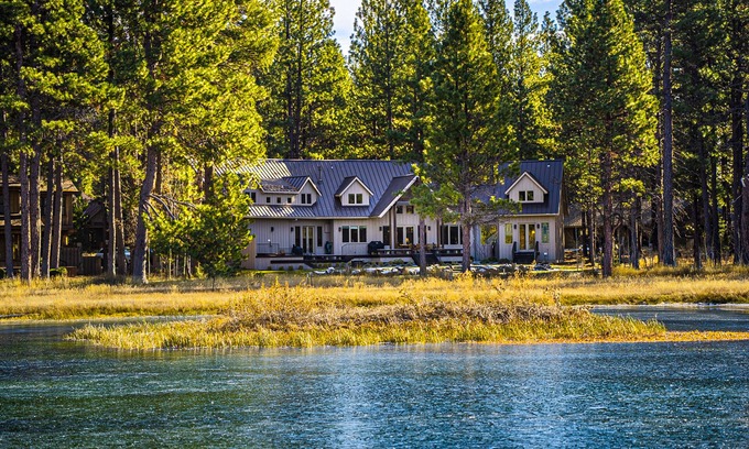 Black Butte Ranch House | Luxury home with amazing views, fireplace, pool, & hot tub